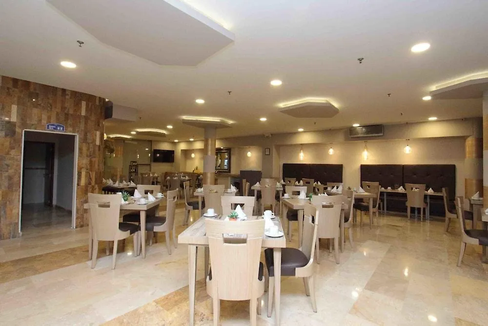 Howard Johnson By Wyndham Barranquilla Versalles Otel